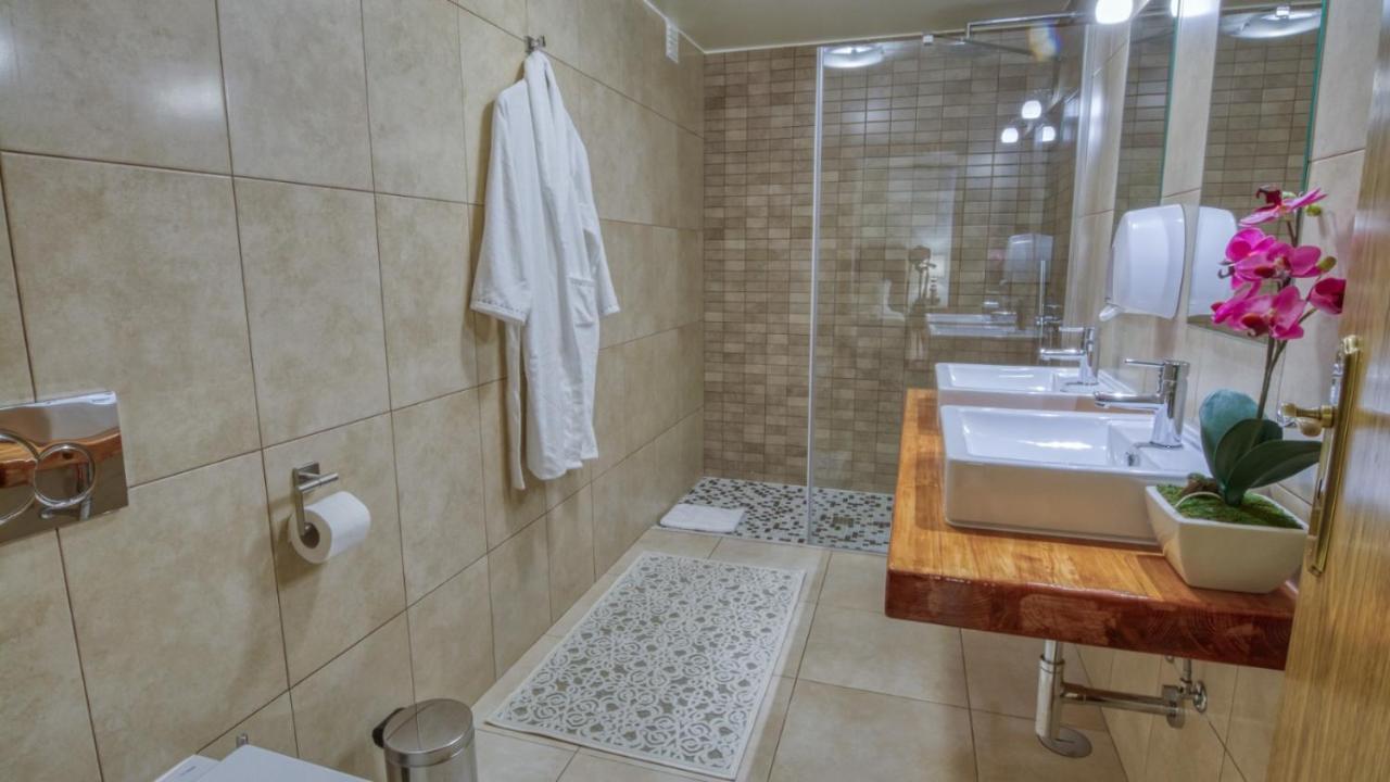 8-Bed Villa In Vilamoura-Sleeps-Playground-Pool 外观 照片